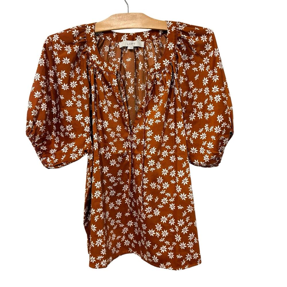 Ann Taylor LOFT | Top Short Sleeve Brown Orange Floral V Neck- Size Medium